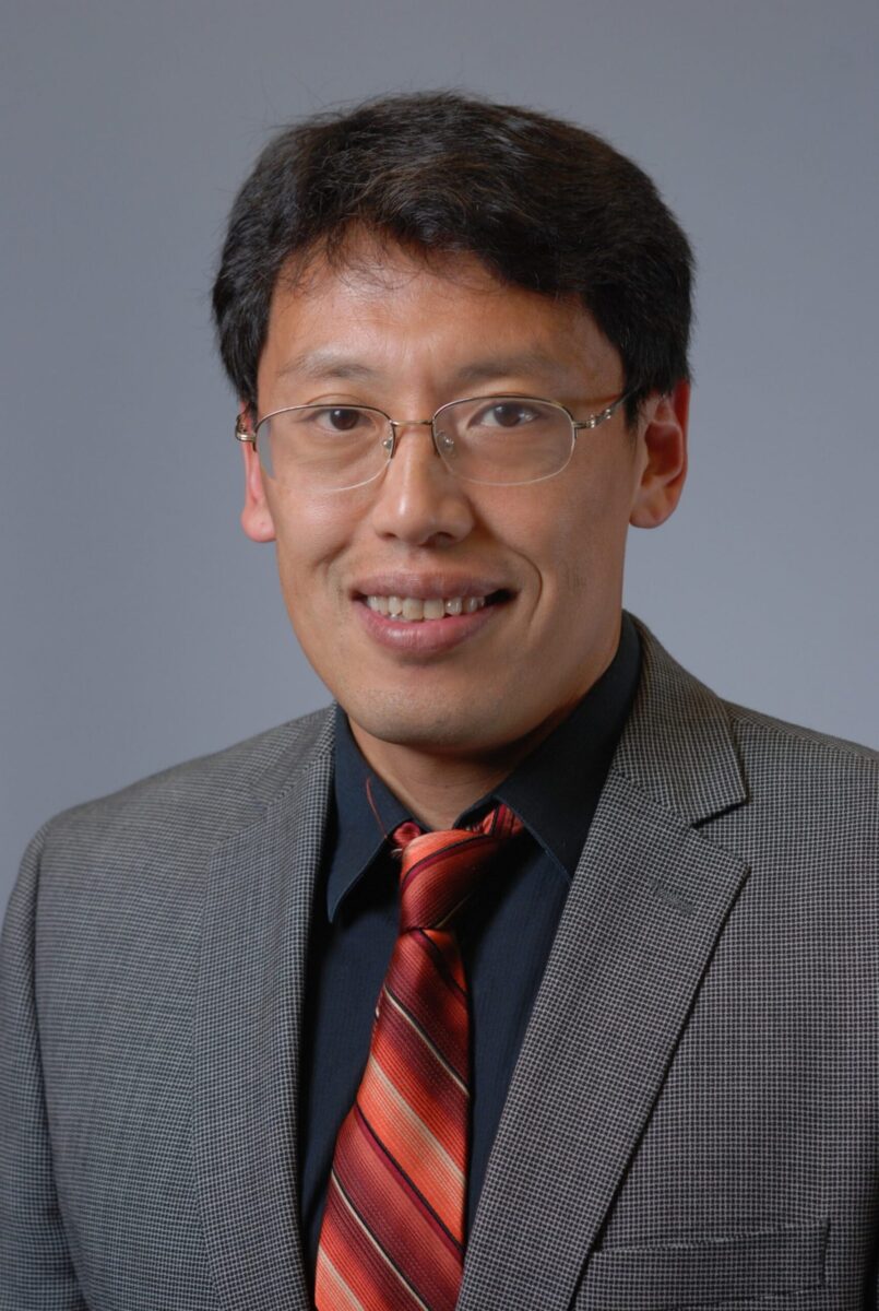 Yunlong Liu bio picture.
